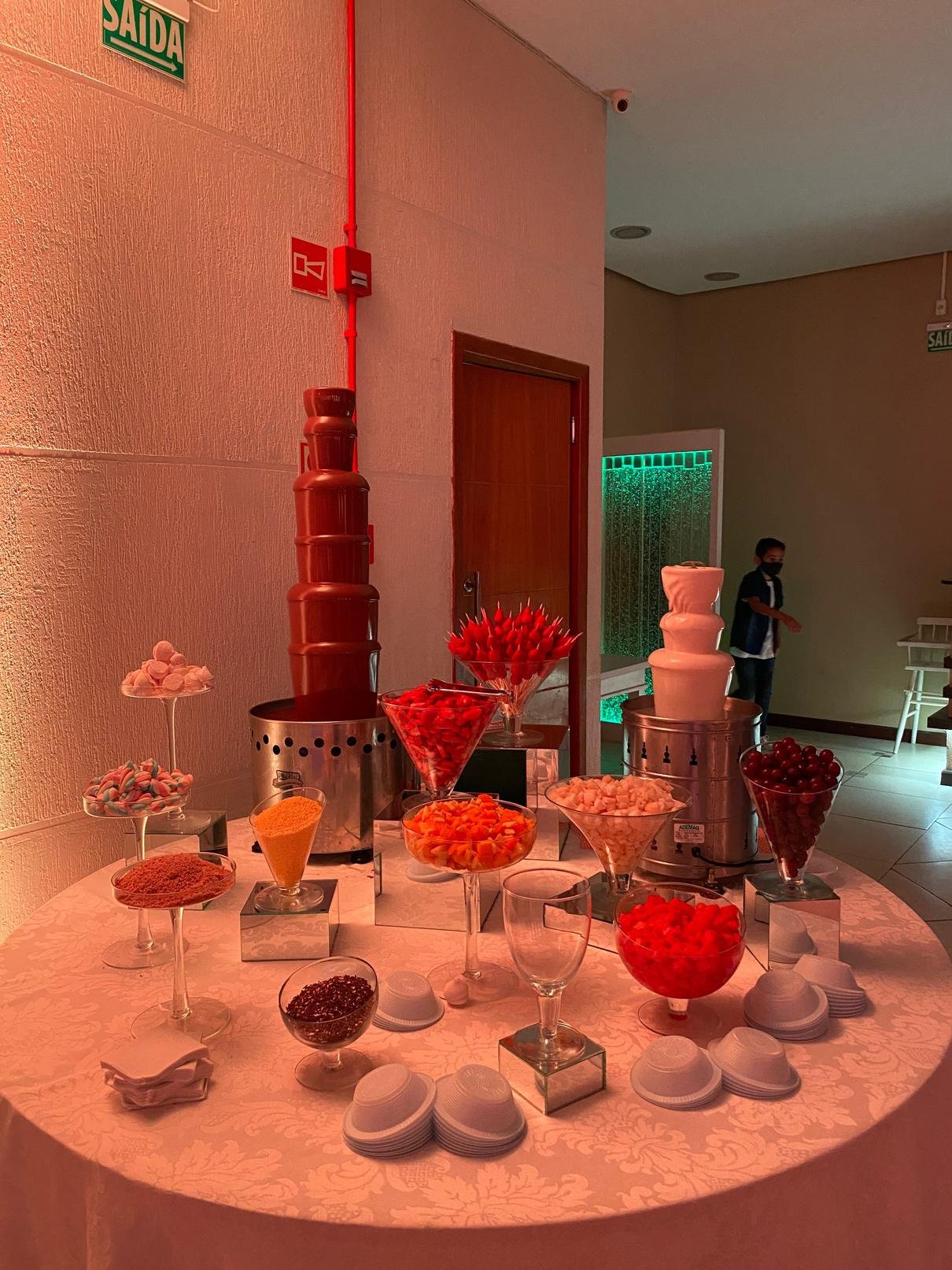 Debutante com cascata de chocolate KyArteChoco